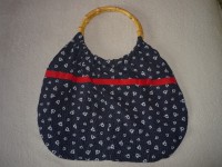 modro- červená, s rúčkami